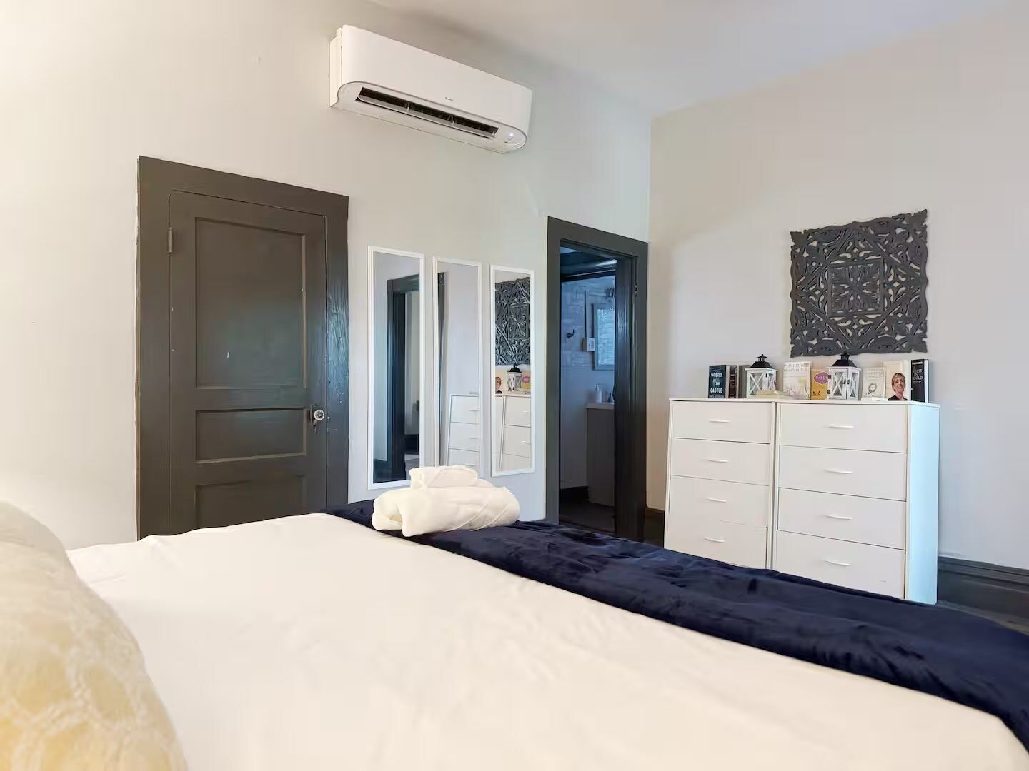 1 chambre, bureau, fer et planche à repasser, Wi-Fi gratuit