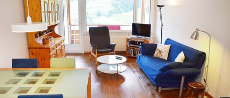 تلفزيون، مشغل دي في دي، تنس طاولة، ستيريو