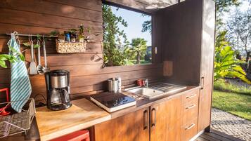 雪櫃、微波爐、爐具、洗碗機