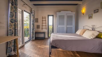 4 間睡房、書桌、免費 Wi-Fi、床單