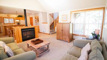 Smart TV, fireplace, DVD player