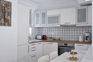 KylskÄp, ugn, spishÀll och diskmaskin