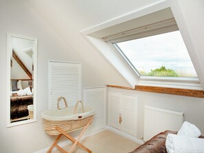 2 室のベッドルーム、WiFi (無料)、ベッドシーツ