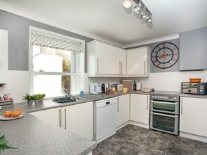 Dishwasher, highchair - 2 bedroom accommodation in Malborough (Malborough)