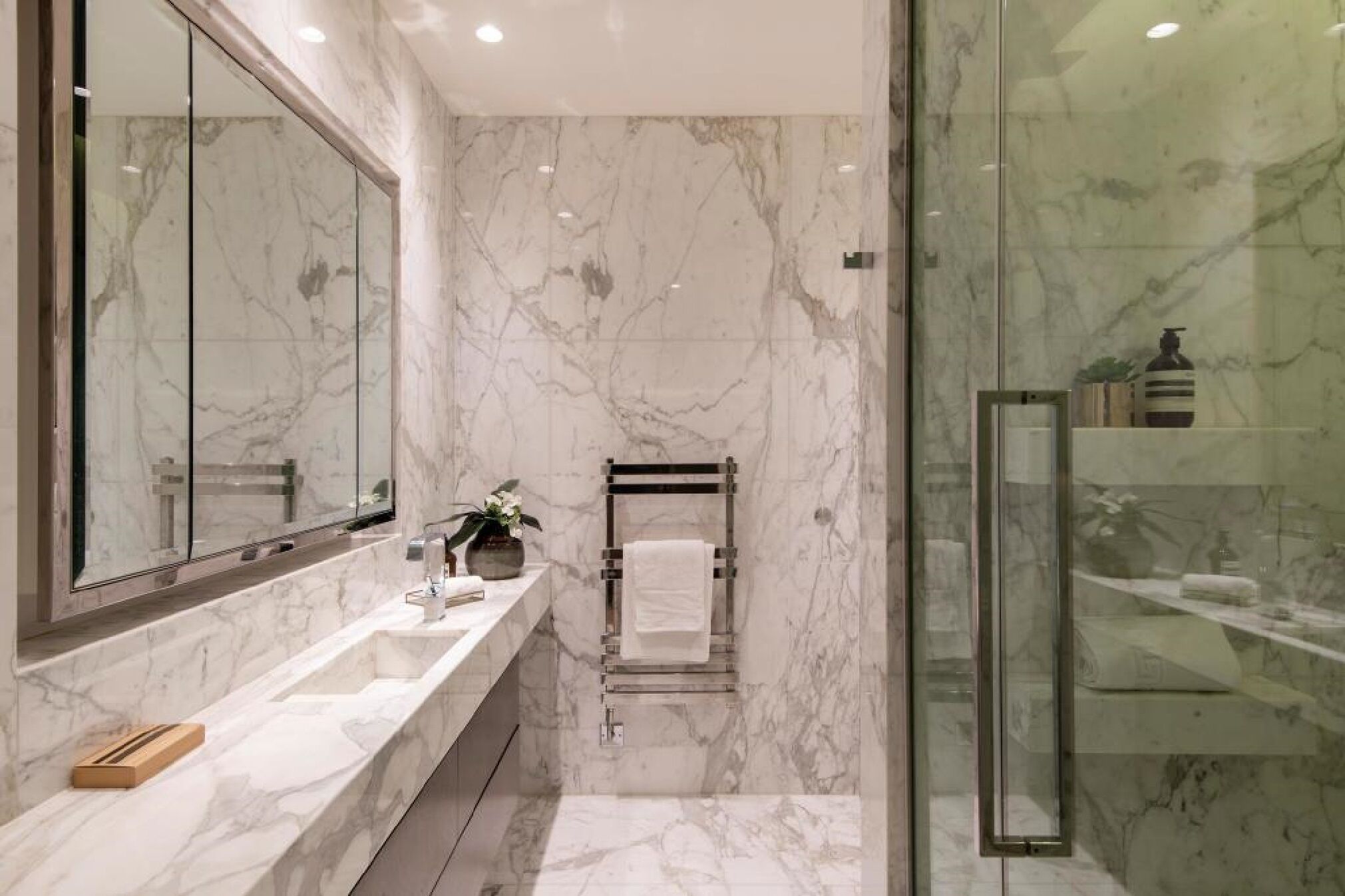 Shower, towels