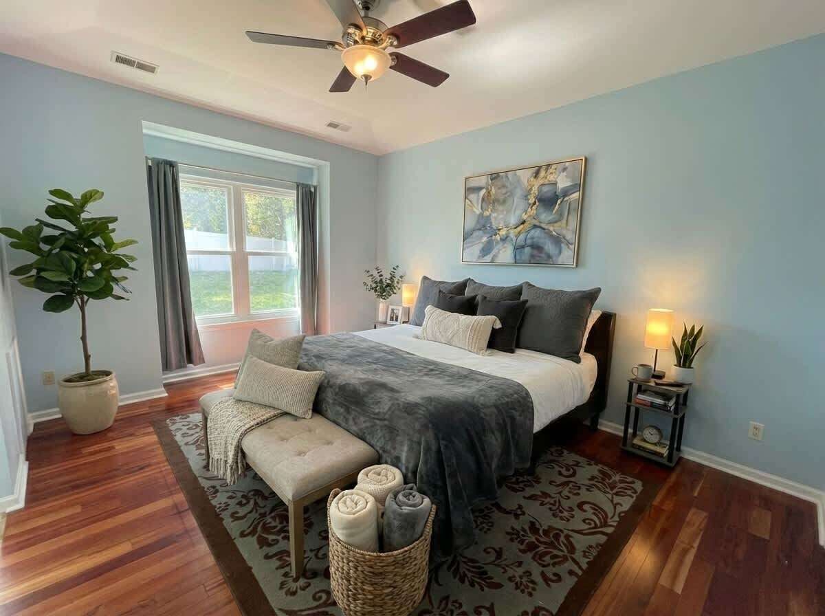 3 bedrooms, iron/ironing board, WiFi, bed sheets
