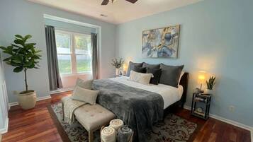 3 bedrooms, iron/ironing board, WiFi, bed sheets