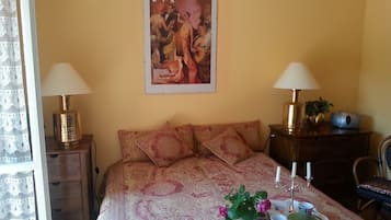 2 bedrooms, iron/ironing board