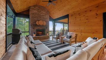 TV connectée, cheminée