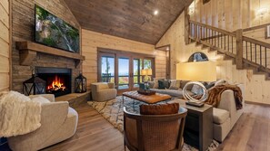 Smart TV, fireplace