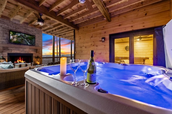 Indoor spa tub