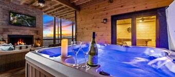 3 Luxe King Suites & Bunk Room, Sleeps 10+
3-State Mountain View GA, NC & TN!