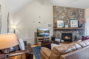 Flat-screen TV, fireplace