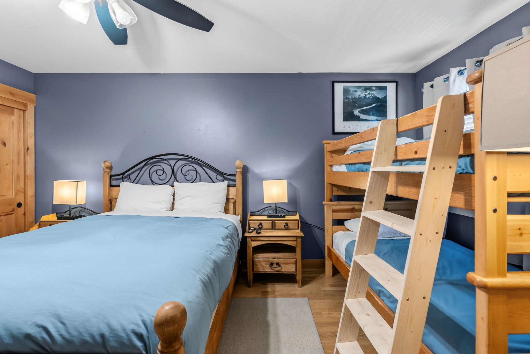 2 bedrooms, iron/ironing board, WiFi