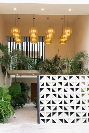 تفاصيل الفندق من الخارج