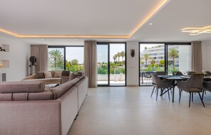 Living area - Luxury 5 Bedroom Villa In Real Club de Golf Guadalmina (Marbella)