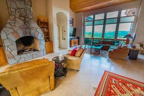 TV connectée, cheminée