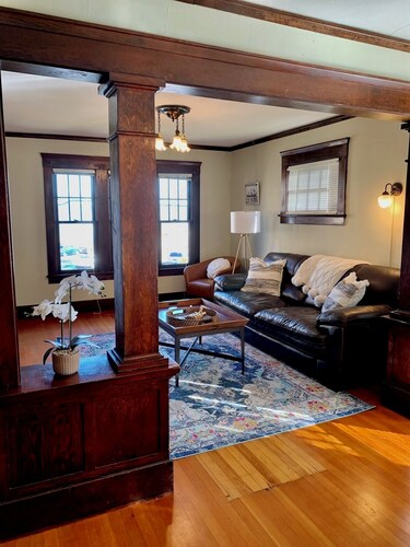 Historic Downtown Flat, No. 2