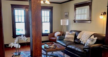 Historic Downtown Flat, No. 2