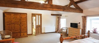 3 bedroom accommodation in Macefen, near Whitchurch