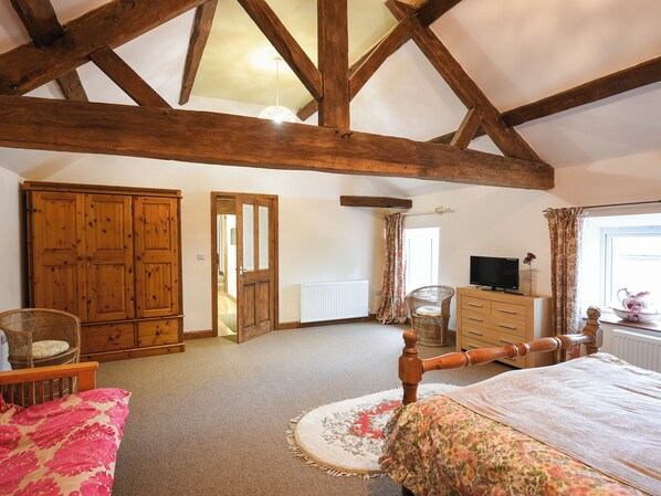 3 bedrooms, free WiFi, bed sheets