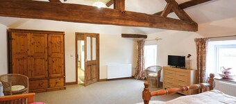3 bedroom accommodation in Macefen, near Whitchurch