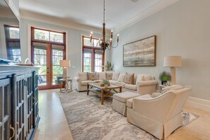 TV - Elegance Redefined: Stunning 3BR | 3.5BA Townhome at Le Jardin at Sandestin Golf and Beach Resort! (Miramar Beach)