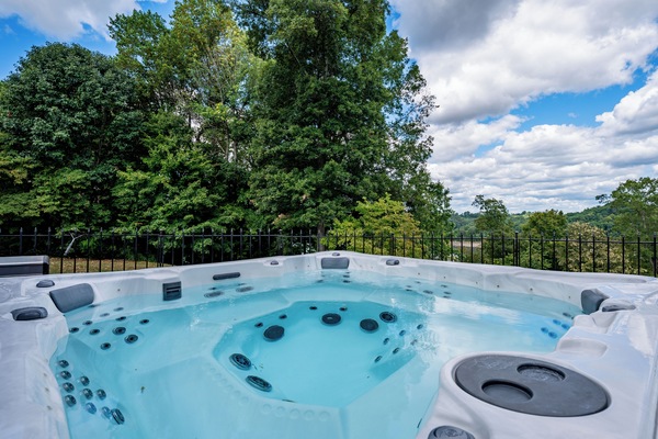Tina de hidromasaje al aire libre