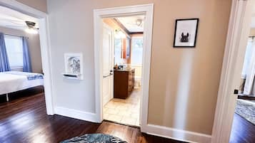 4 sovrum, skrivbord, strykjärn/strykbräda och gratis wi-fi