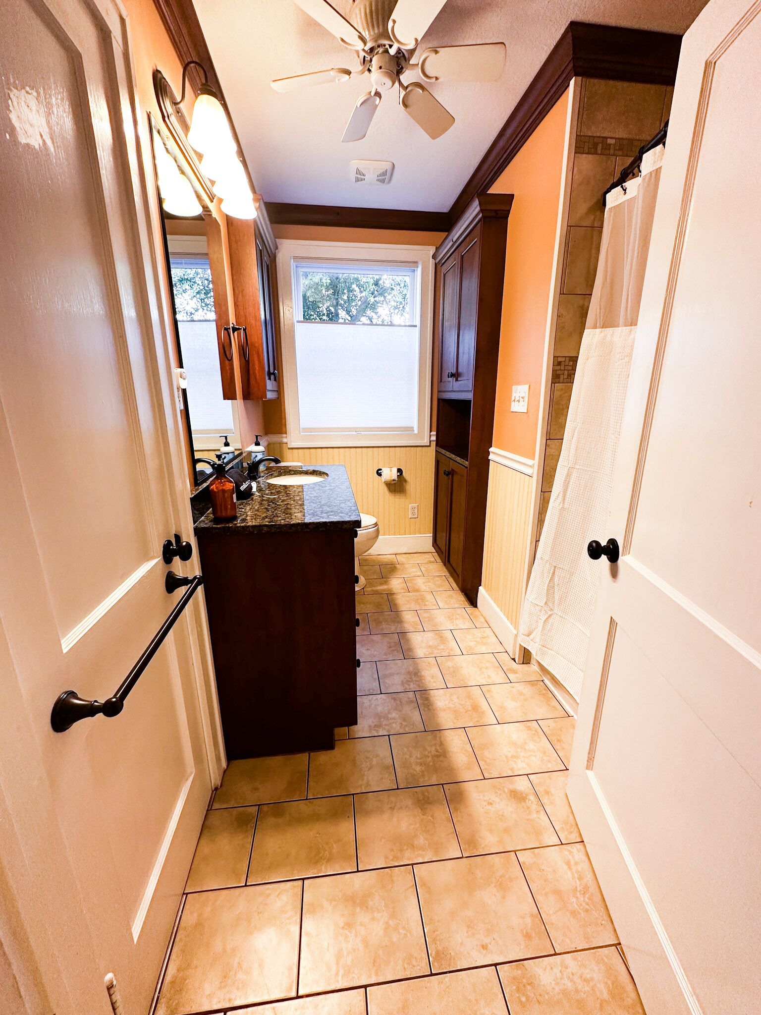 Badkar/dusch, hårtork, handdukar och tvål