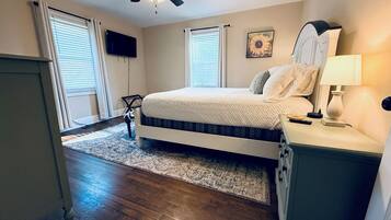 4 bedrooms, desk, iron/ironing board, free WiFi