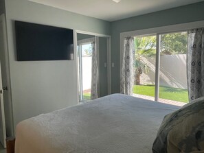 1 bedroom, iron/ironing board, free WiFi, bed sheets - New Modern Inside in Scottsdale - Pet Perfect with Private Fenced Backyard (Scottsdale)