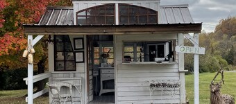 Studio with close proximity to the wineries and hiking