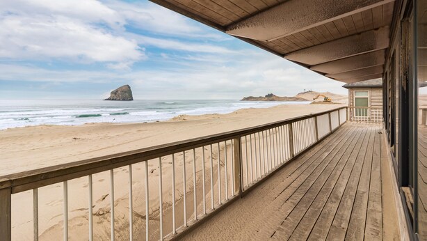 House, Multiple Beds (Barnacle Bill's) | Balcony - Barnacle Bill's (Pacific City)
