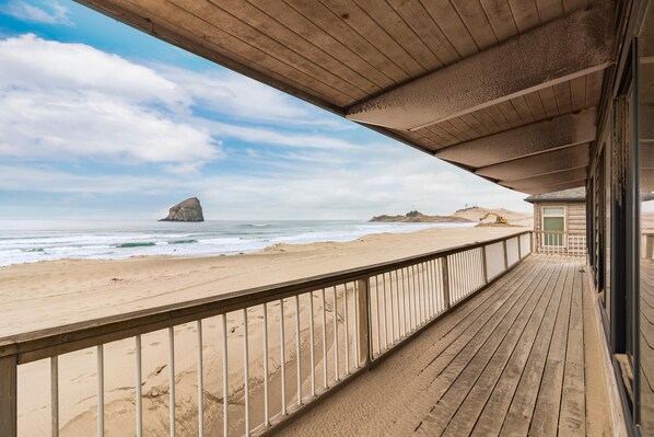 House, Multiple Beds (Barnacle Bill's) | Balcony - Barnacle Bill's (Pacific City)