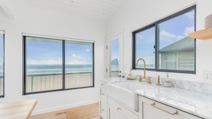 House, Multiple Beds (Barnacle Bill's) | Bathroom - Barnacle Bill's (Pacific City)