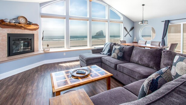 Living room - Serendipity by the Sea (Pacific City)