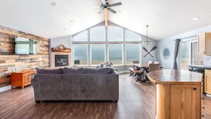 Living room - Serendipity by the Sea (Pacific City)