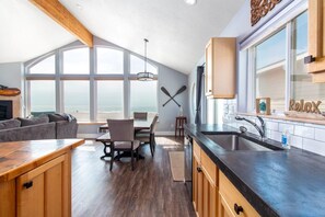 獨棟房屋, 多張床 (Serendipity by the Sea) | 私人廚房