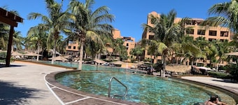 AWESOME WHALE WATCHING, STUNNING STAR-GAZING & WORLD CLASS GOLF: 3-BR Penthouse!