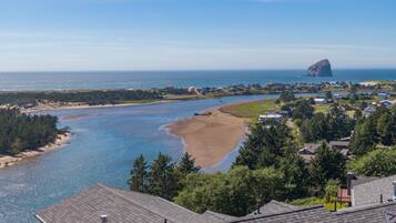 Townhome, Multiple Beds (Nestucca Nest) | Beach