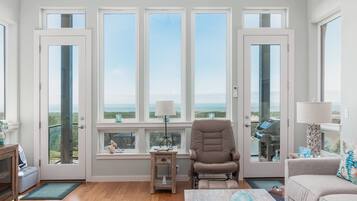 Townhome, Multiple Beds (Nestucca Nest) | Living room