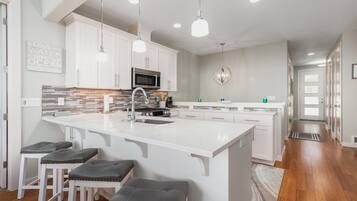 Townhome, Multiple Beds (Nestucca Nest) | Private kitchen