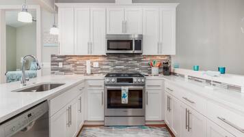 Townhome, Multiple Beds (Nestucca Nest) | Private kitchen