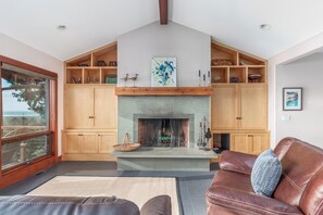 Townhome, Multiple Beds (Pelicans Perch Pacific City) | Living room