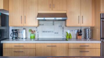 Townhome, Multiple Beds (Pelicans Perch Pacific City) | Private kitchen