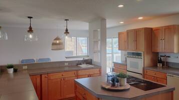 Nhà, nhiều giường (Sunset Shores) | Bếp riêng