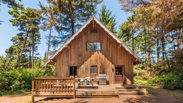 House, Multiple Beds (Uncle Jim's Cabin) | Exterior
