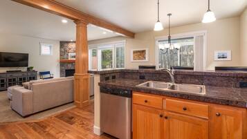 House, Berbilang Katil (Nestugga Woods) | Dapur peribadi