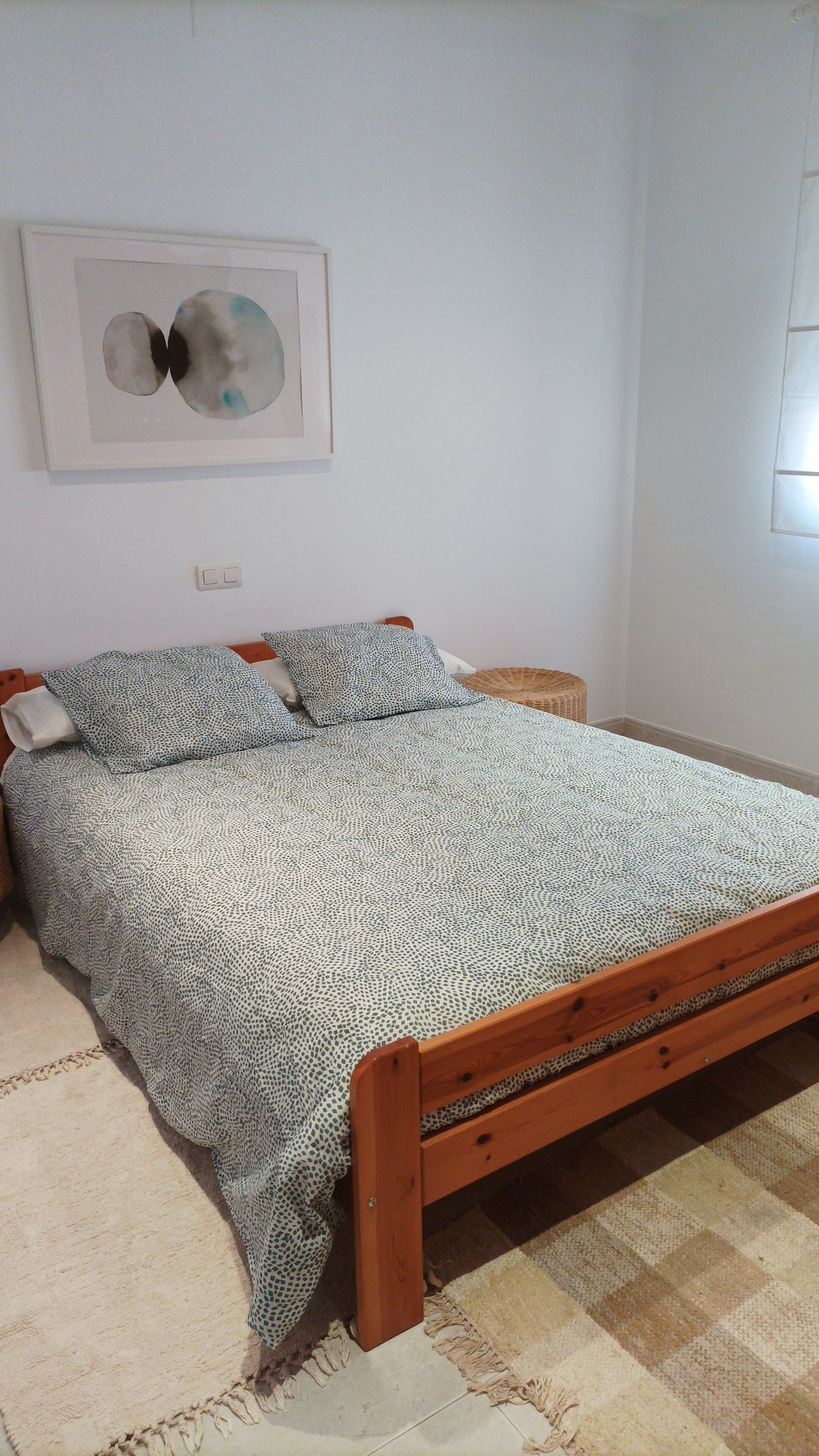 4 slaapkamers, een bureau, een strijkplank/strijkijzer, wifi